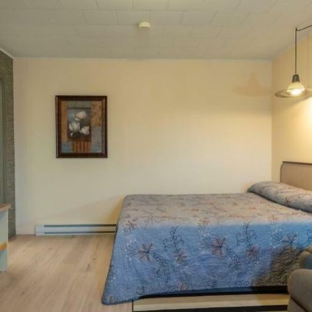 Motel Claude Degelis Luaran gambar
