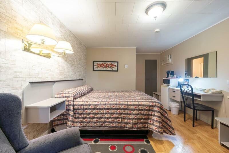 Motel Claude Degelis Luaran gambar