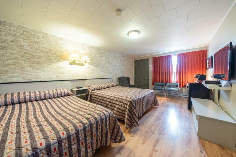 Motel Claude Degelis Luaran gambar