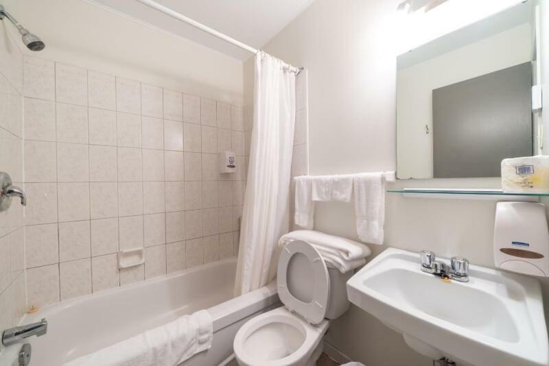 Motel Claude Degelis Luaran gambar