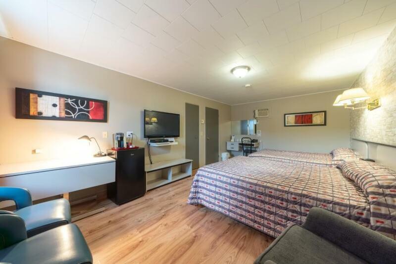 Motel Claude Degelis Luaran gambar