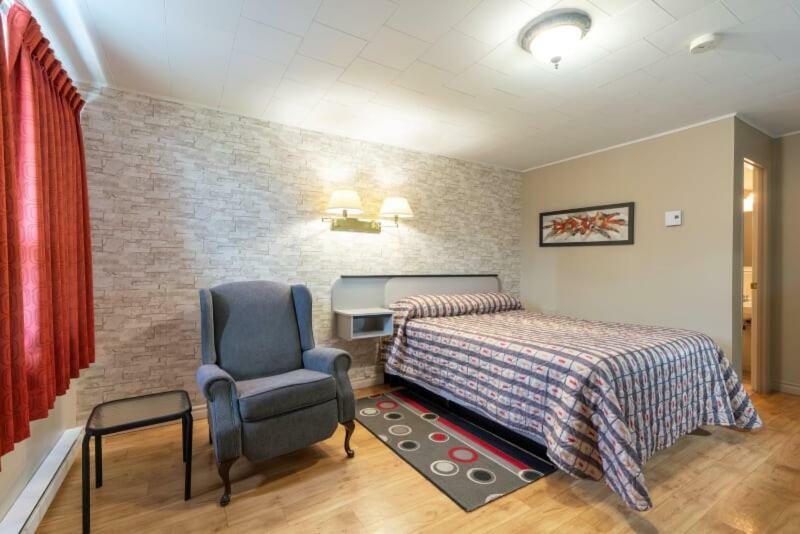 Motel Claude Degelis Luaran gambar