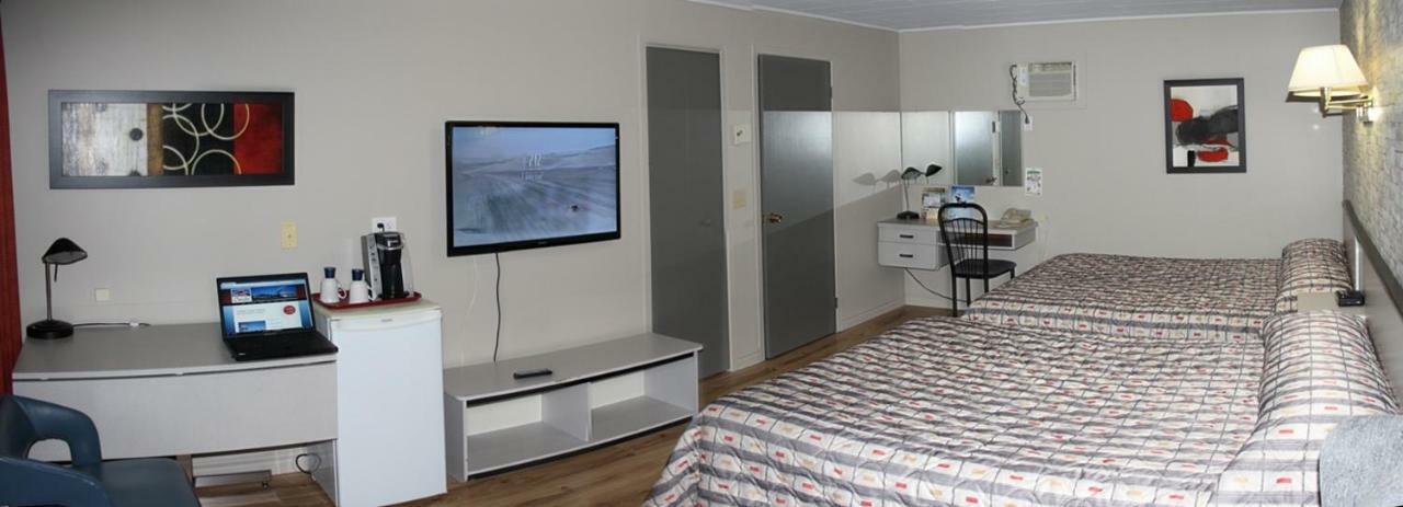 Motel Claude Degelis Luaran gambar